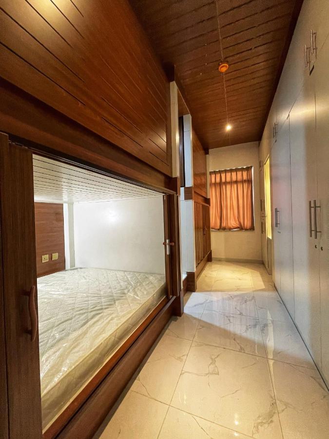 Yoi Pod Hostel - Deira Dubai Buitenkant foto